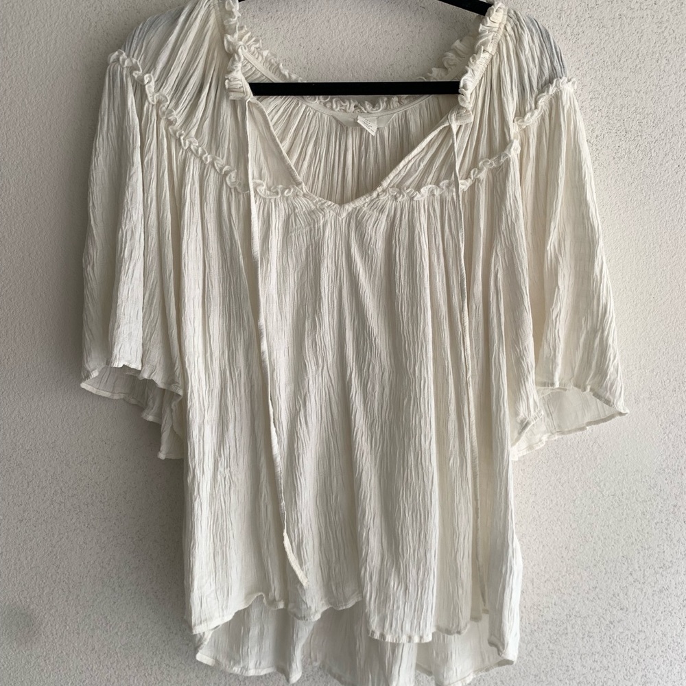 H&M ivory flutter sleeve blouse